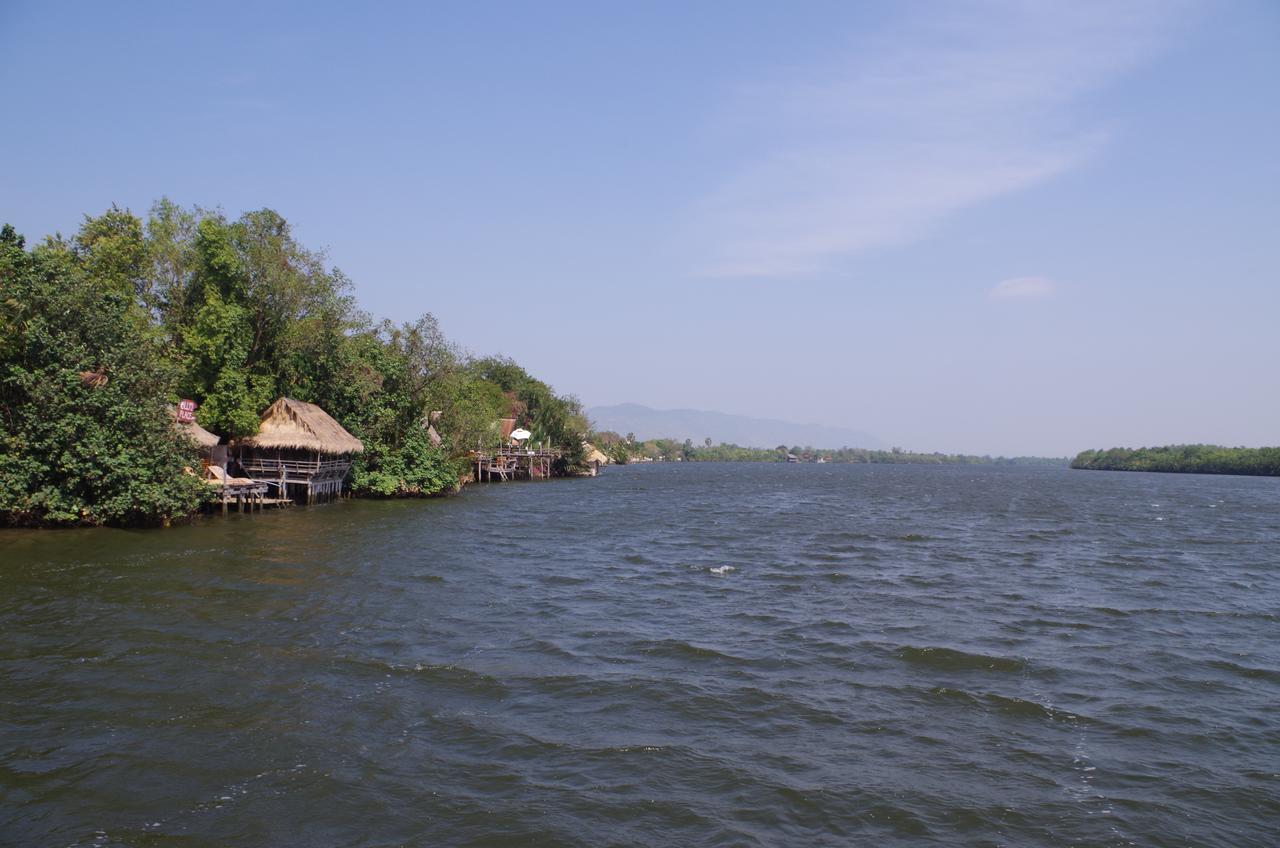 Bamboo Bungalow Kampot Exterior photo